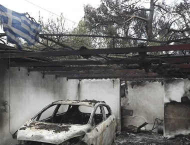 Γι’ αυτόν το λόγο οι άνθρωποι καίγονταν ακόμη και μέσα στη θάλασσα στο Μάτι- «Το ρετσίνι είναι καύσιμο»